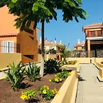 La Casa Canaria 阿吉内金海滩