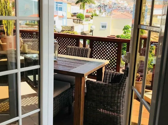 La Casa Canaria * La Playa de Arguineguín